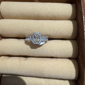 Elegant Silver Women's Ring